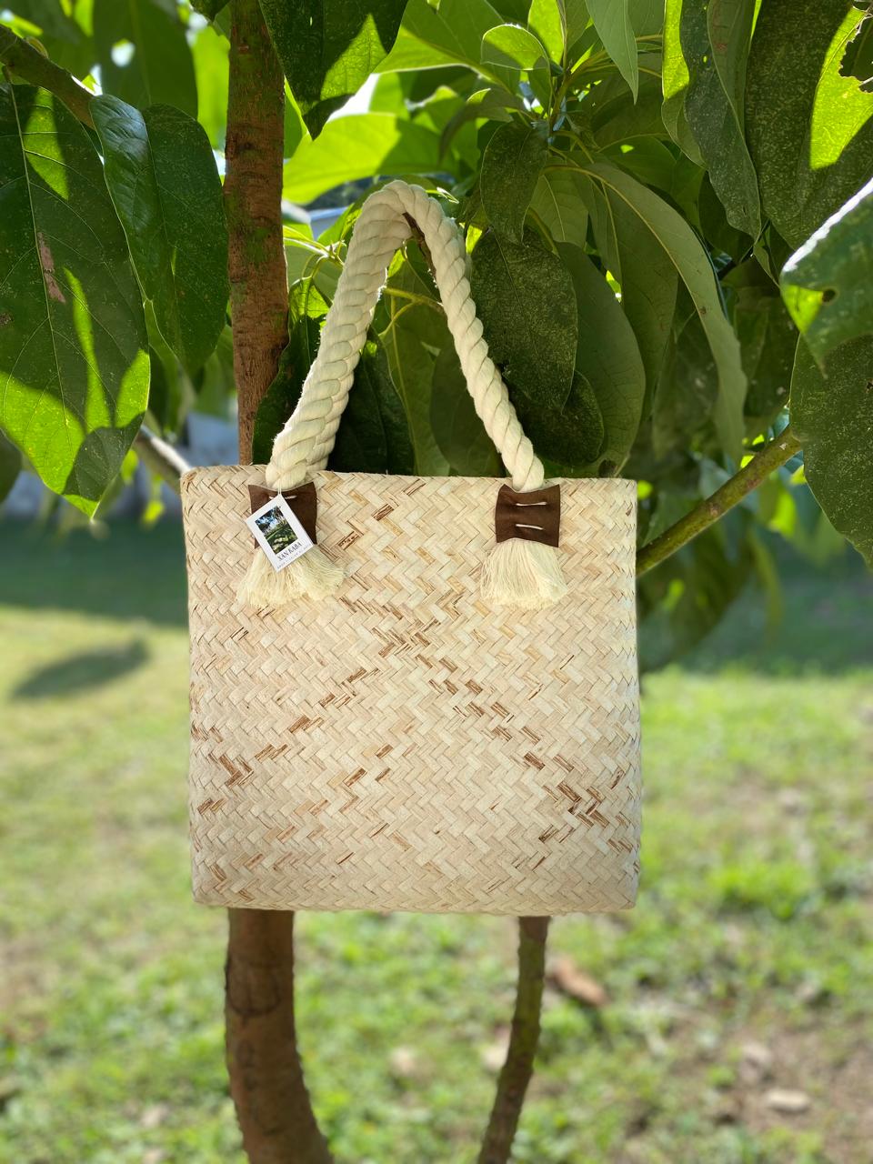 Bolso folclor y elegancia M