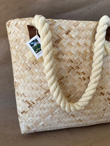 Bolso folclor y elegancia M